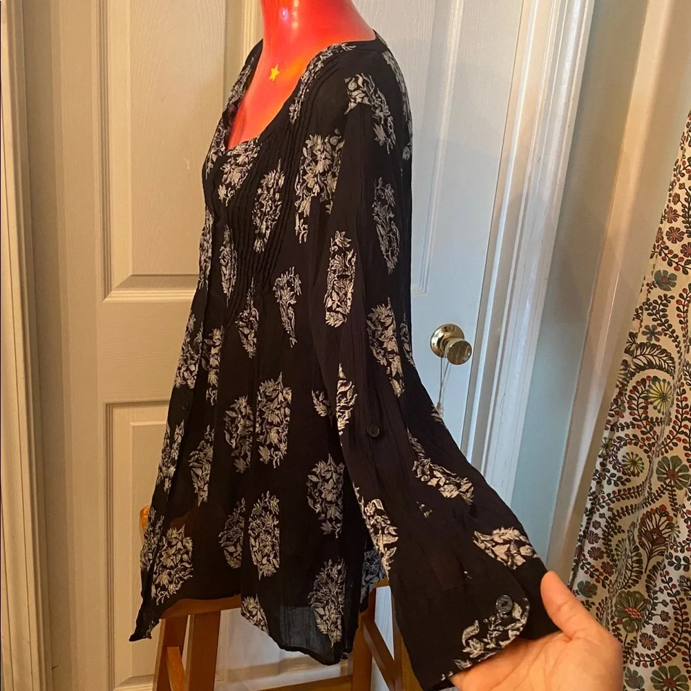 Lucky Brand Black and White Floral Blouse - Picture 7 of 12